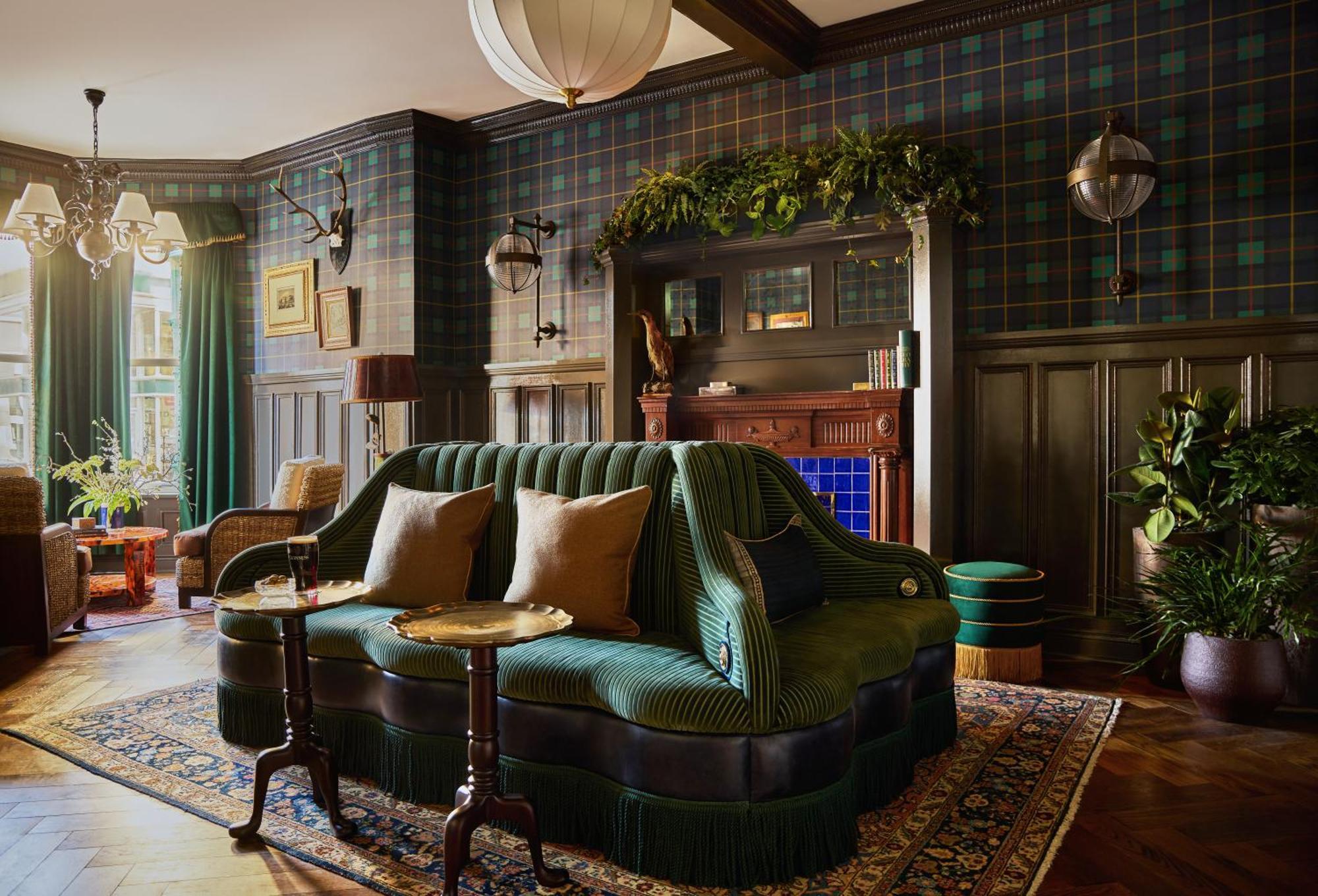 Portrush Adelphi Hotel Buitenkant foto
