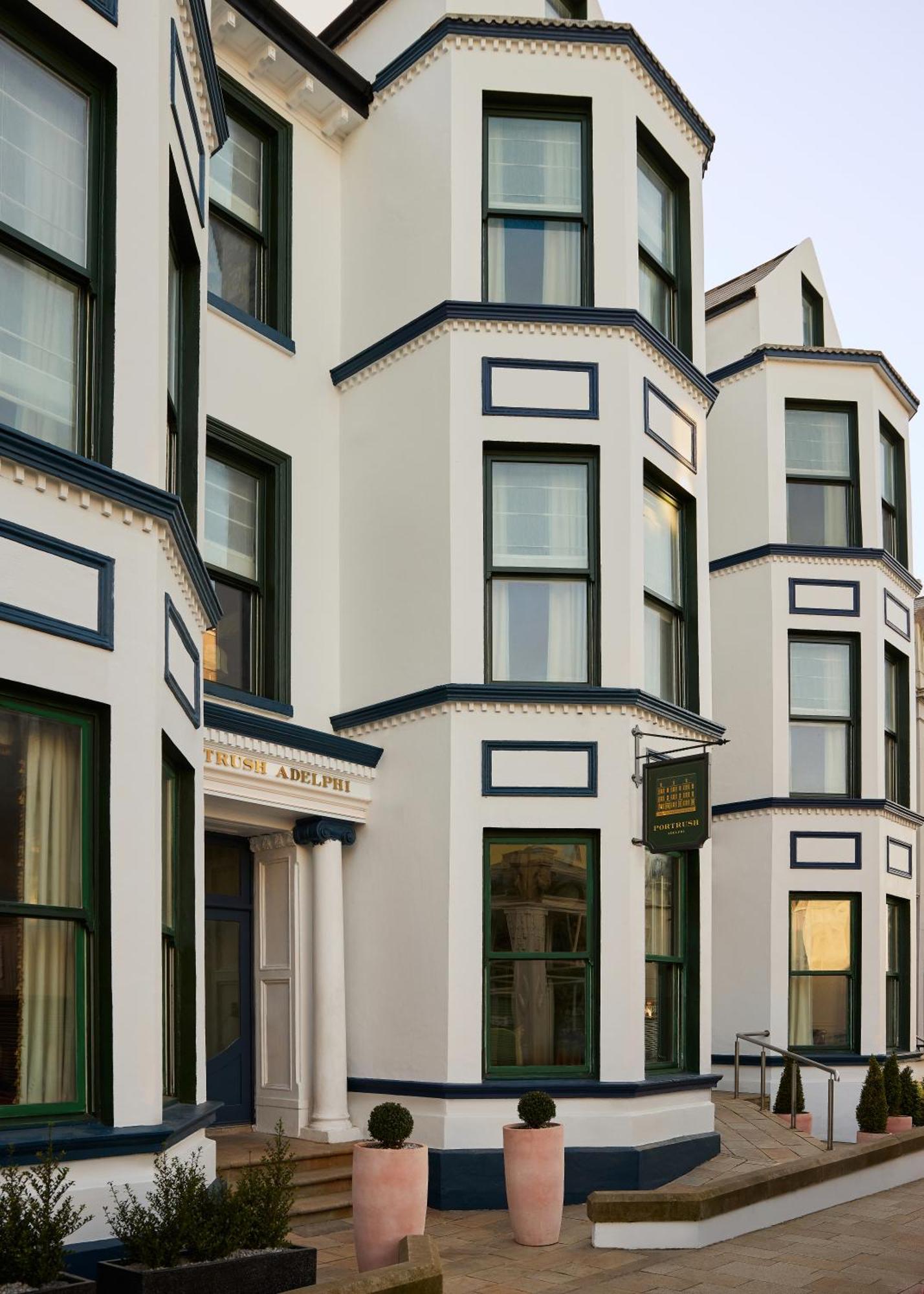 Portrush Adelphi Hotel Buitenkant foto